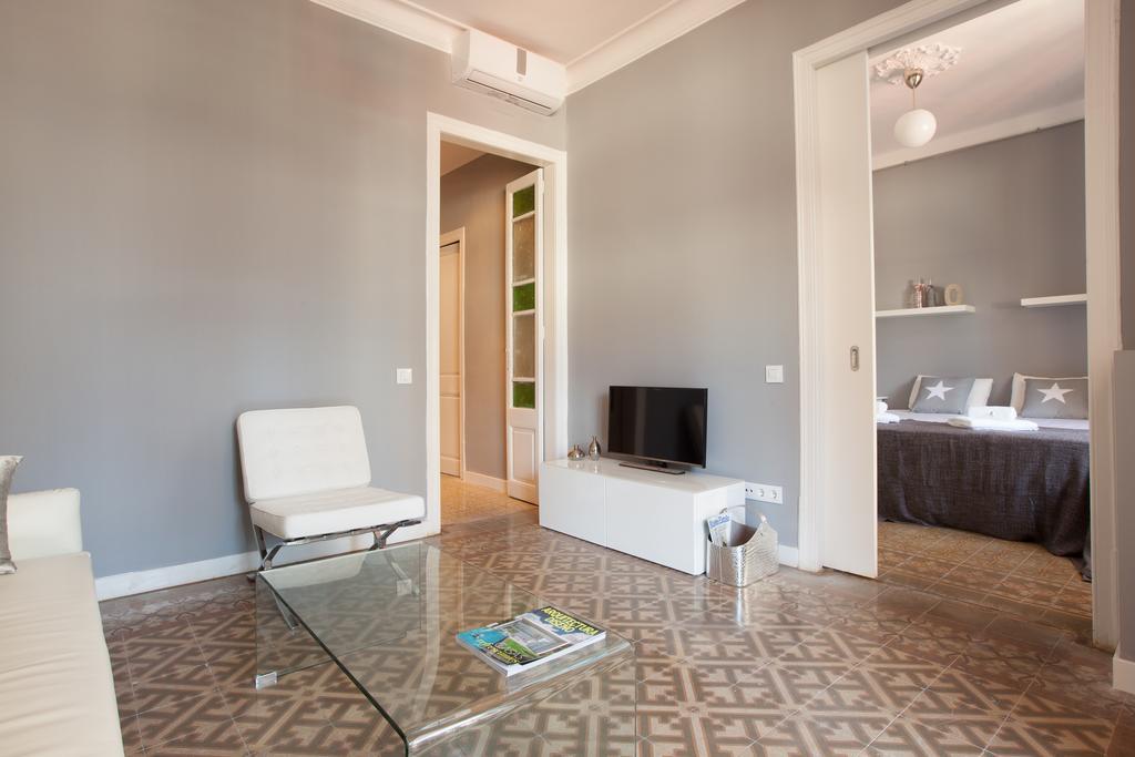 Enjoy Apartments Sofia Barcelona Buitenkant foto