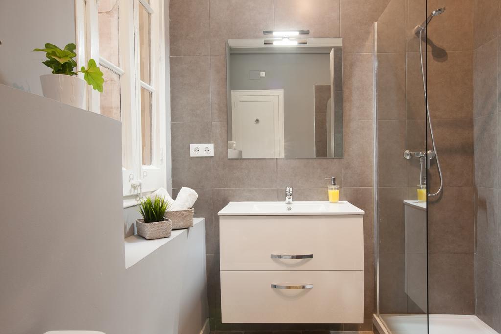 Enjoy Apartments Sofia Barcelona Buitenkant foto