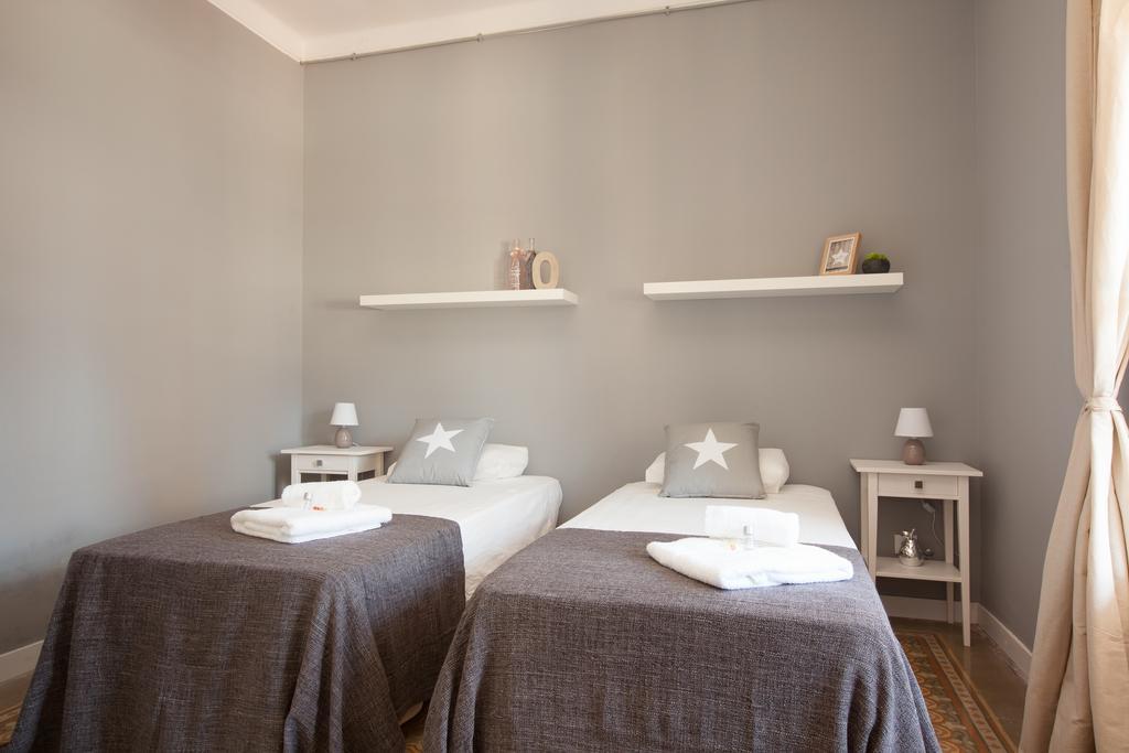 Enjoy Apartments Sofia Barcelona Buitenkant foto