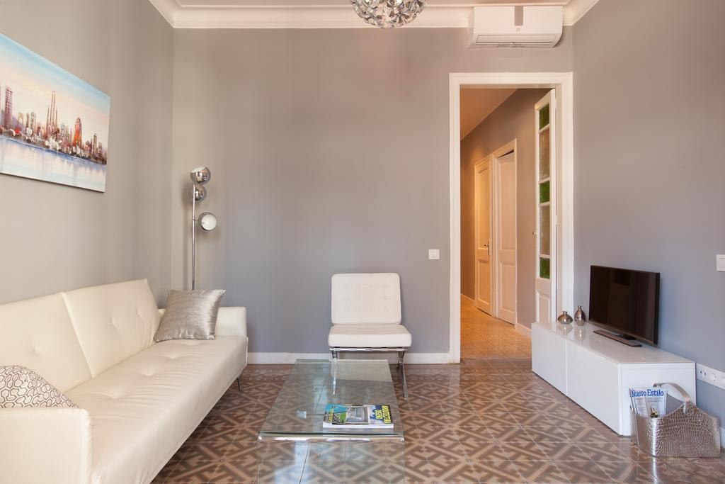 Enjoy Apartments Sofia Barcelona Buitenkant foto